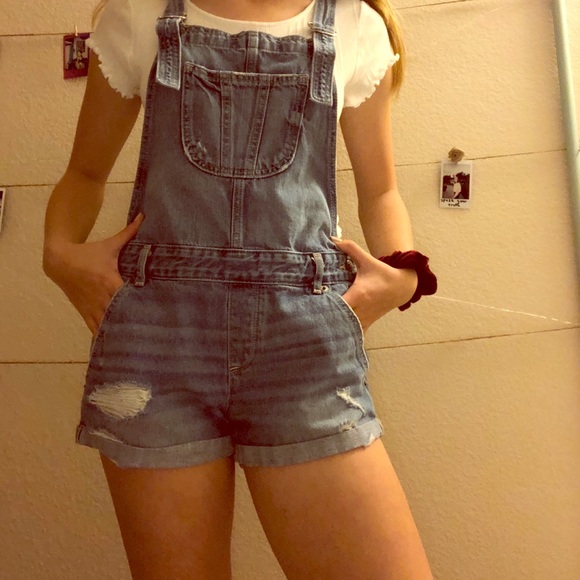 Hollister Denim - hollister overall shorts